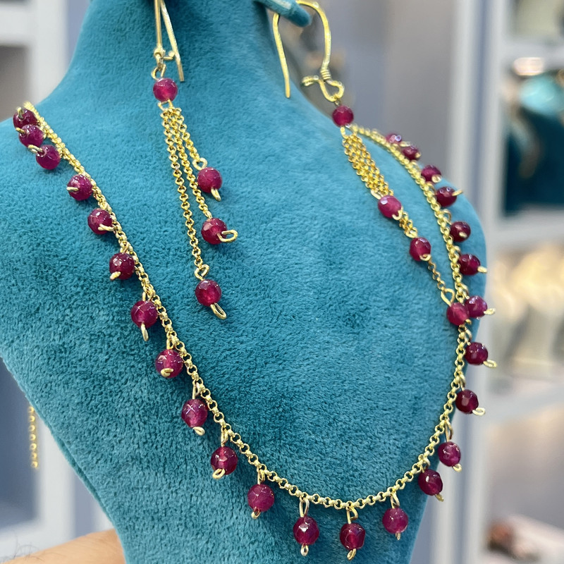 نیم ست نقره زنانه مدل دستساز با روکش طلا مزین به یاقوت نیم ست نقره زنانه مدل دستساز با روکش طلا مزین به یاقوت