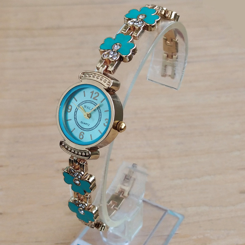 ساعت مچی عقربه ای دخترانه والار مدل بندفلزی ظریف کد BLU430