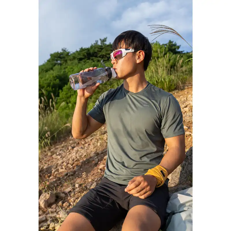 تی شرت ورزشی مردانه کچوا مدل MH100