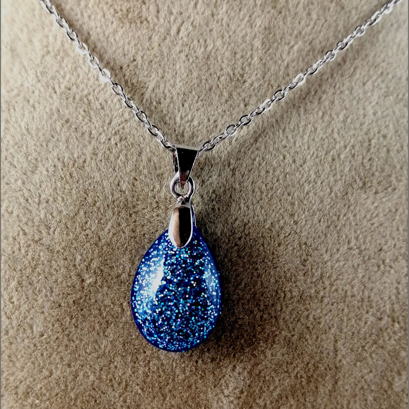 گردنبند دخترانه مدل اشکی رزینی گردنبند دخترانه مدل اشکی رزینی