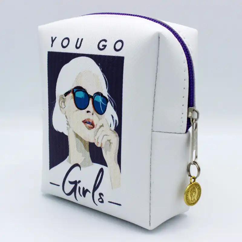 کیف لوازم آرایش زنانه طرح یوگو مدل CB-005