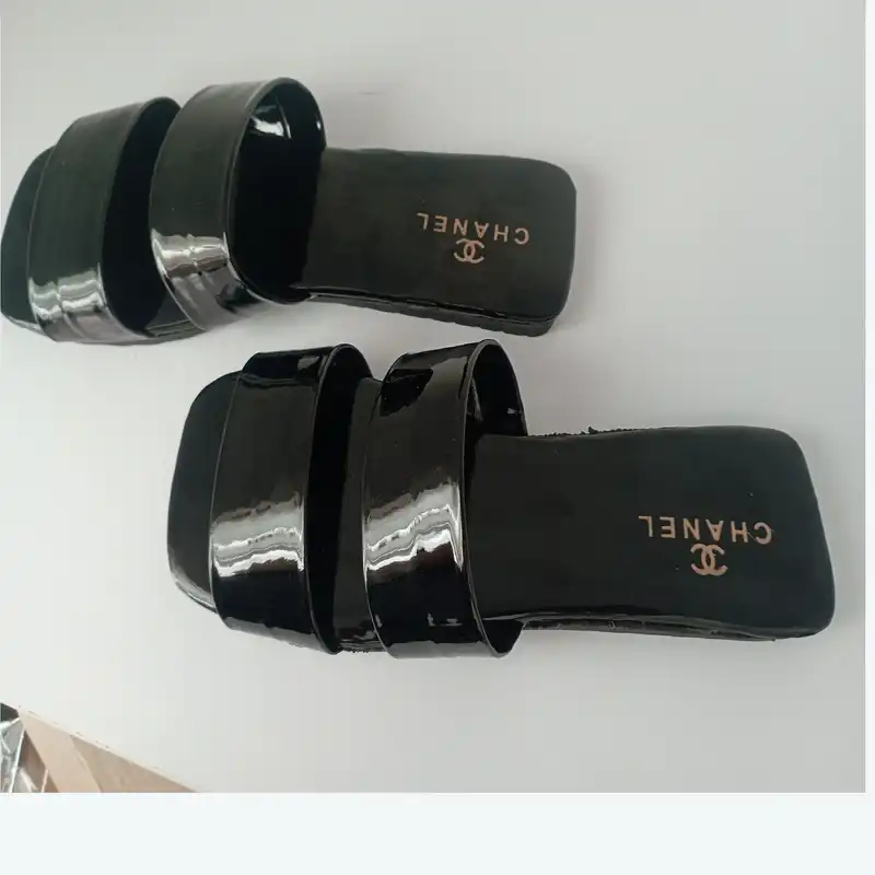 صندل زنانه مدل ورنی کد 001