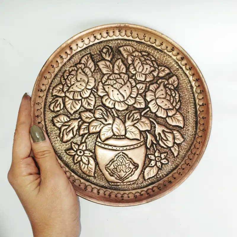 بشقاب قلمزنی طرح گل و گلدان