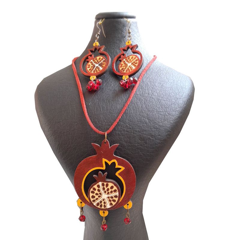 نیم ست زنانه مدل چوبی طرح انار  کد  t.s. 60560