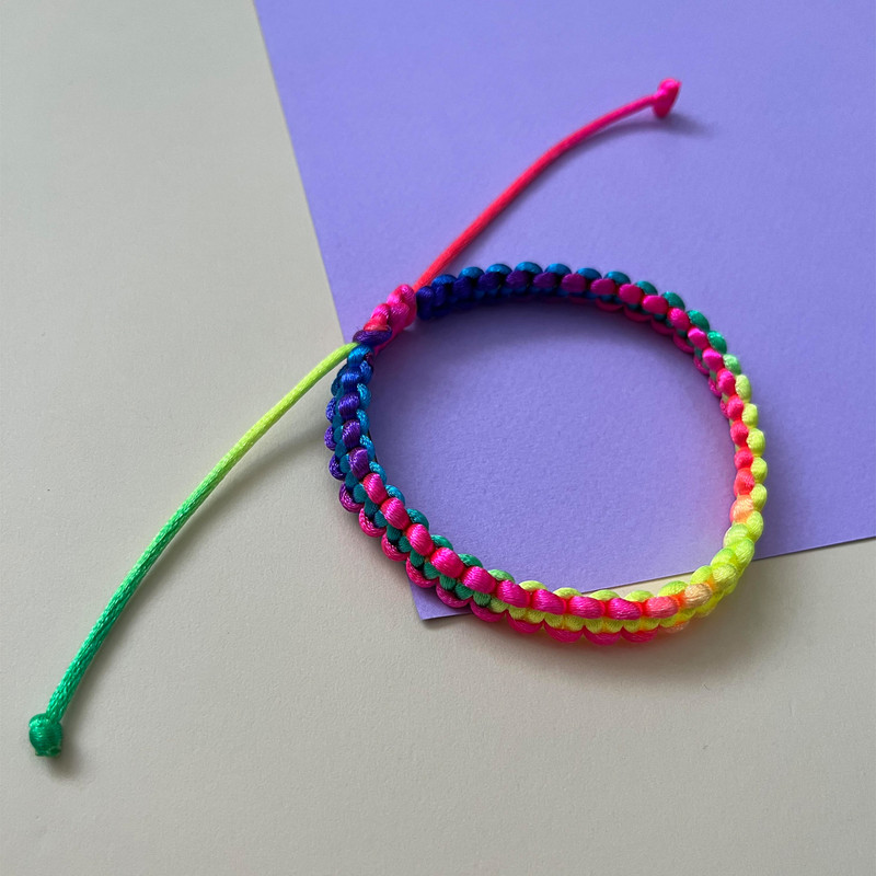 دستبند زنانه مدل بافت نئون