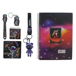 بسته لوازم تحریر مدل فانتزی طرح فضانورد بسته 6 عددی