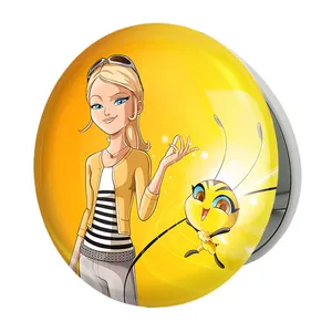 آینه جیبی خندالو طرح دختر کفشدوزکی کویین بی مدل تاشو کد 25050 