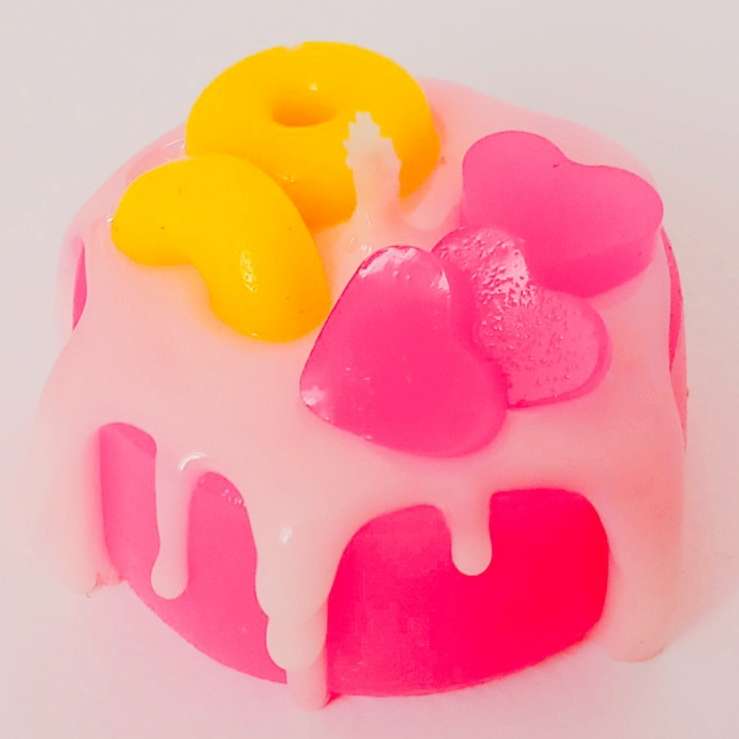 شمع دست ساز مدل magic cake