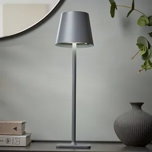 آباژور رومیزی مدل شارژی ساده