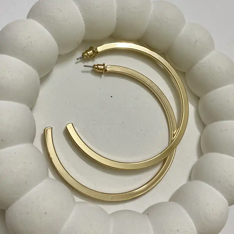 گوشواره زنانه آی ام مدل نیم حلقه