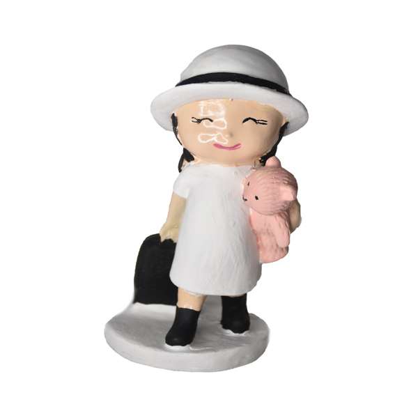 مجسمه مدل دختر مسافر