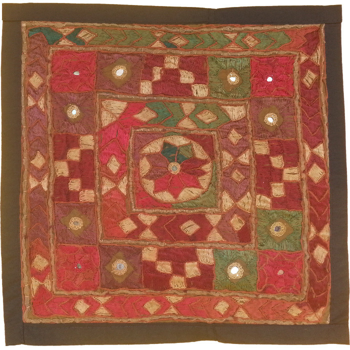 رومیزی سوزن دوزی مدل عسلی کد SOO44