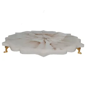 شیرینی خوری رزینی مدل پایه دار
