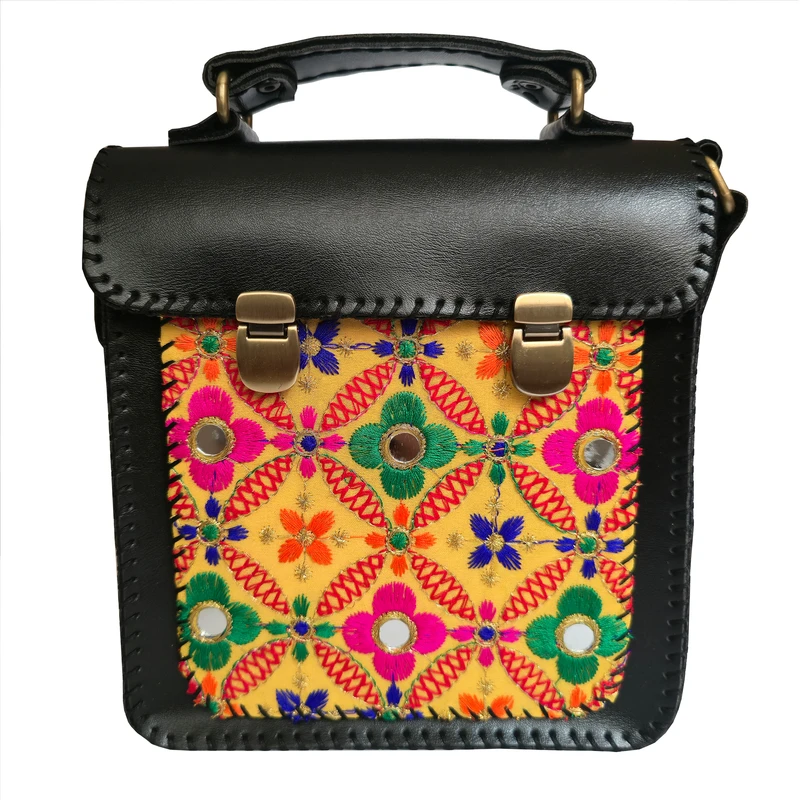 کیف دوشی چرمی غزال مدل دو قفل سوزن دوزی 06