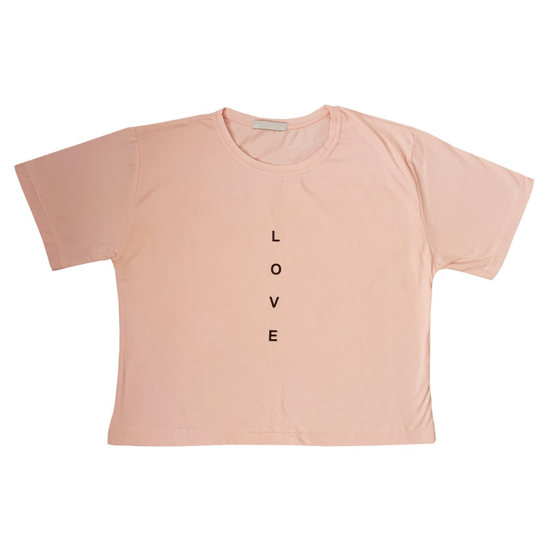 تی شرت آستین کوتاه زنانه مدل کراپ طرح LOVE رنگ صورتی