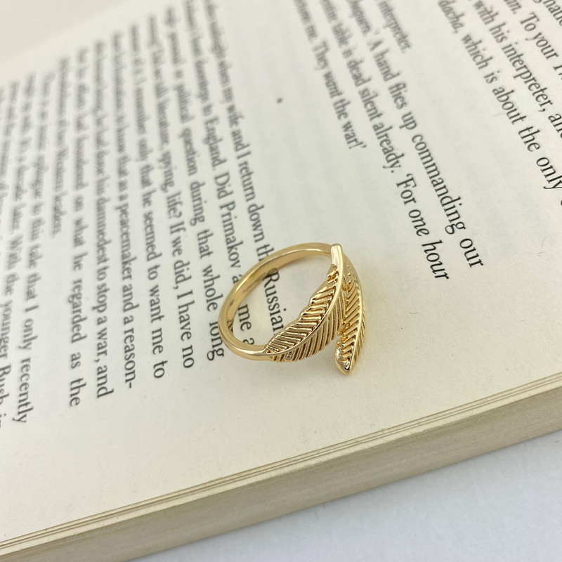 انگشتر زنانه ژوپینگ مدل برگ کد R4094 انگشتر زنانه ژوپینگ مدل برگ کد R4094