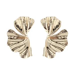 گوشواره میخی دخترانه مدل گل سه پر