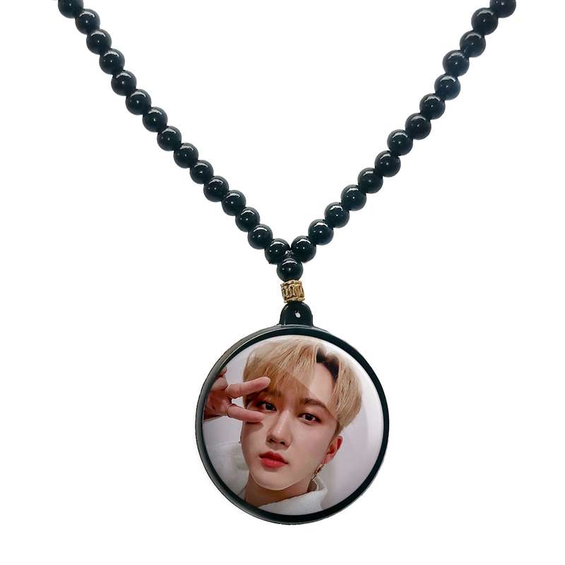 گردنبند پرمانه طرح straykids کد pmd.12234 مدل دو طرفه