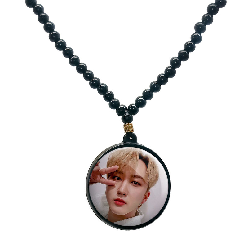 گردنبند پرمانه طرح straykids کد pmd.12234 مدل دو طرفه