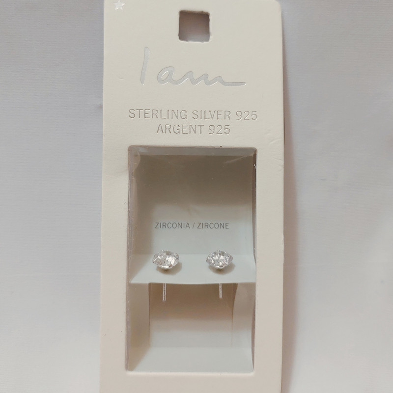 گوشواره نقره زنانه آی ام مدل شعله zirconia