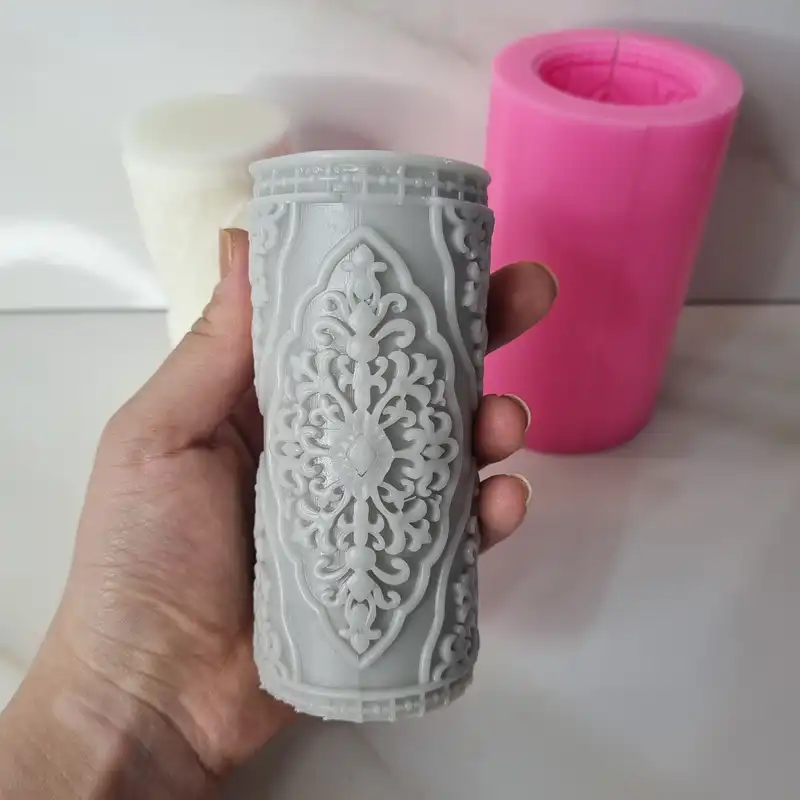قالب شمع مدل استوانه منبت طرح اسلیمی گلدار کد C 12CM