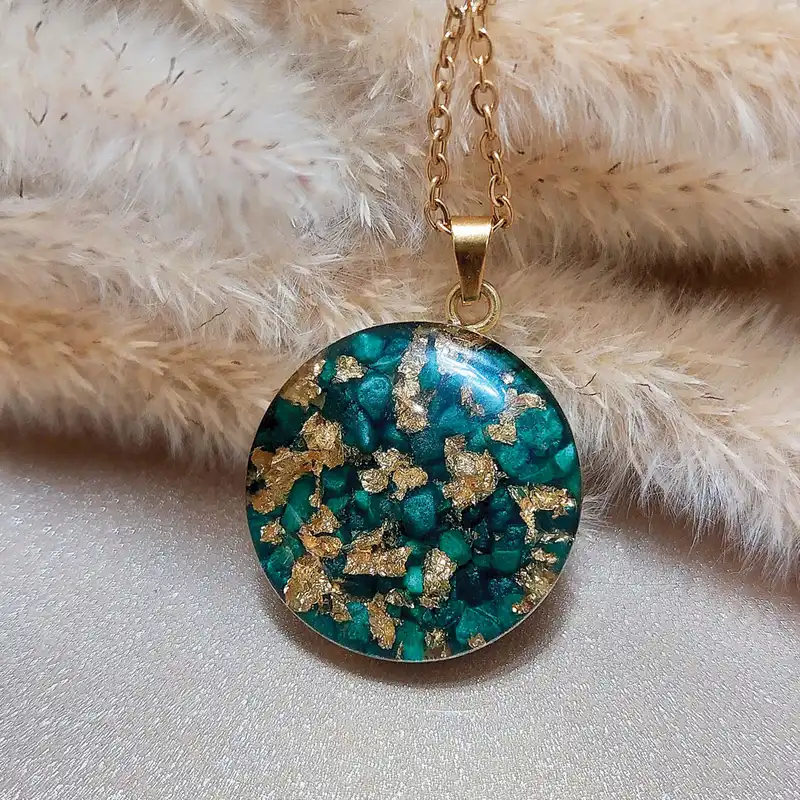 گردنبند زنانه مدل سنگ و ورق طلا کد P032