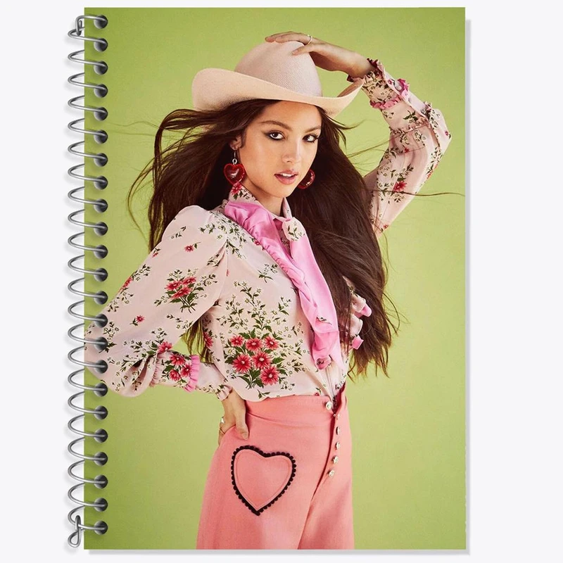 دفتر لغت 50 برگ خندالو مدل اولیویا رودریگو Olivia Rodrigo کد 19266