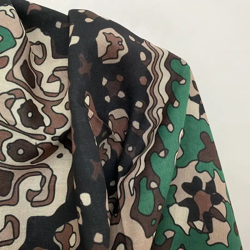 روسری زنانه مدل نخی چهارفصل منگوله دار کد 172