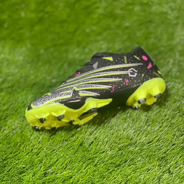 کفش فوتبال پسرانه مدل استوک دار کد NB0041