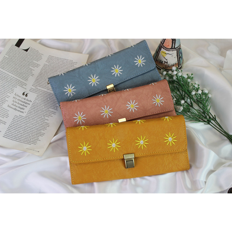 کیف پول زنانه مدل گلدوزی دسته دار کد KZD9-650