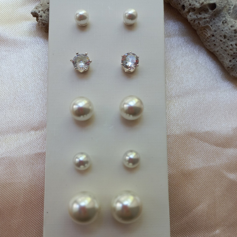 گوشواره زنانه سیکس مدل S245 مجموعه 5 عددی گوشواره زنانه سیکس مدل S245 مجموعه 5 عددی