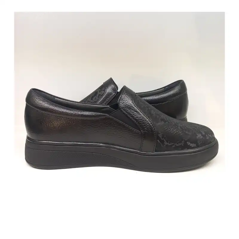 کفش روزمره زنانه سرزمین چرم کد 141795 رنگ مشکی