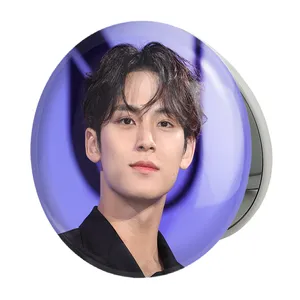 آینه جیبی خندالو طرح مینگیو گروه سونتین Seventeen مدل تاشو کد 21637 