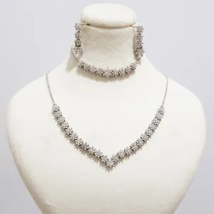 نیم ست نقره زنانه مدل زنجیری فلاور 102