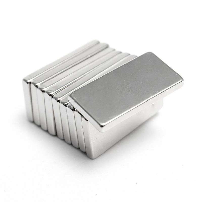 آهن ربا مدل نئودیمیوم بلوک S15x7x2mm بسته 10 عددی آهن ربا مدل نئودیمیوم بلوک S15x7x2mm بسته 10 عددی