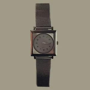 ساعت مچی عقربه ای مدل Quartz قدیمی 7070