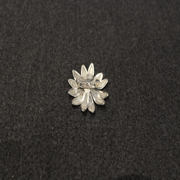 گل سینه زنانه کد Ki 03-2 گل سینه زنانه کد Ki 03-2