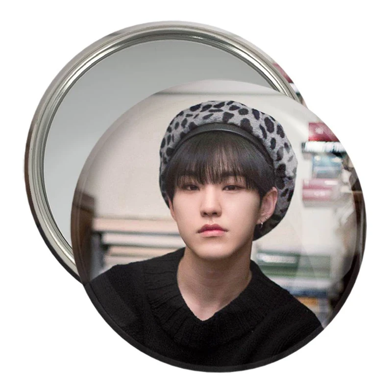 آینه جیبی خندالو مدل هوشی گروه سونتین Seventeen  کد 21524