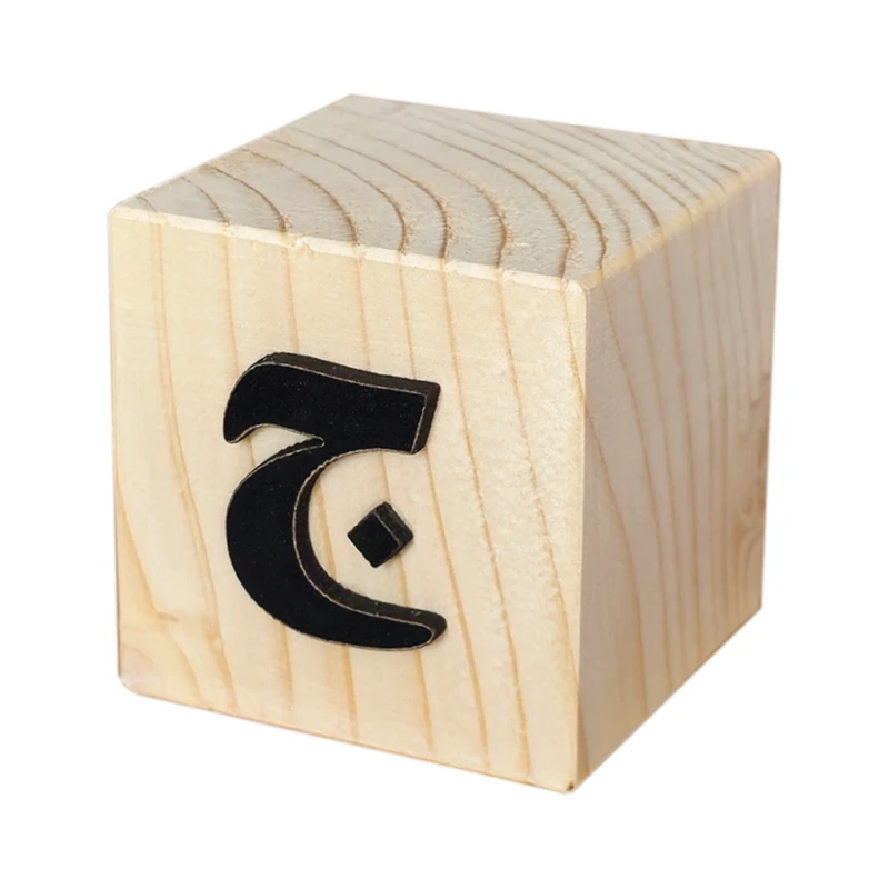 استند رومیزی تزیینی مدل مکعب اسم فارسی طرح حرف  ج