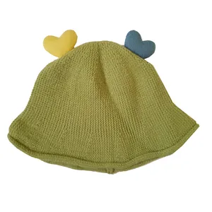 کلاه بافتنی بچگانه مدل گوشدار