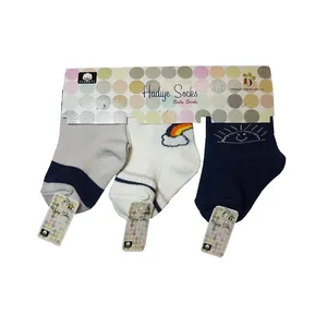 جوراب نوزادی هدیه کد P100-1 مجموعه 3 عددی