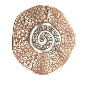 سنجاق سینه زنانه مدل مگنتی