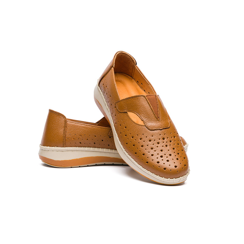 کفش طبی زنانه مدل ترکان تابستانی تمام چرم رنگ عسلی