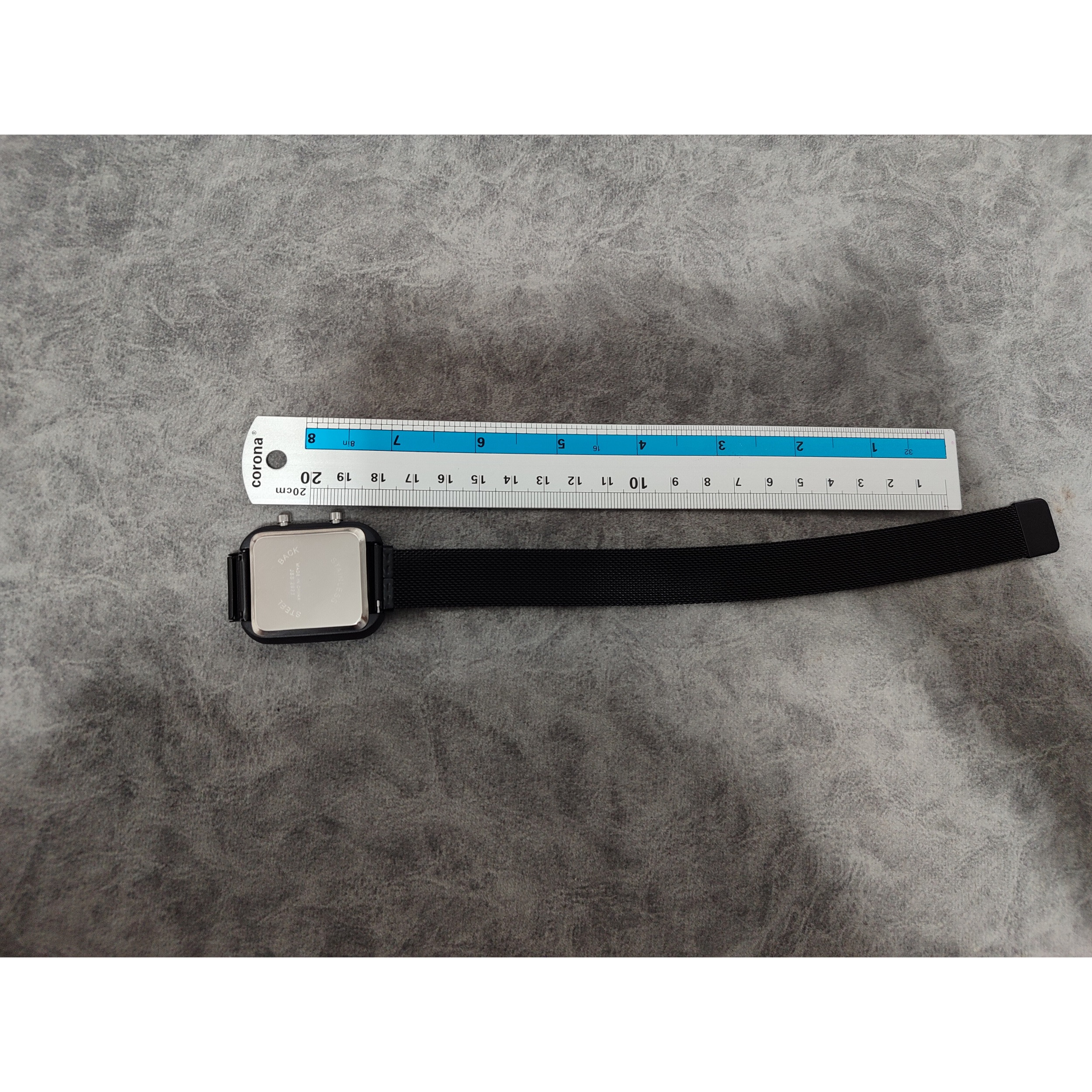 ساعت مچی دیجیتال مدل بند فلزی قفل مگنتی  کد 025