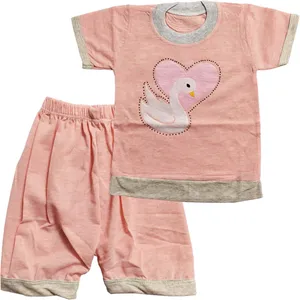 ست تی شرت و شلوارک دخترانه طرح قو مدل A12 کد 0217