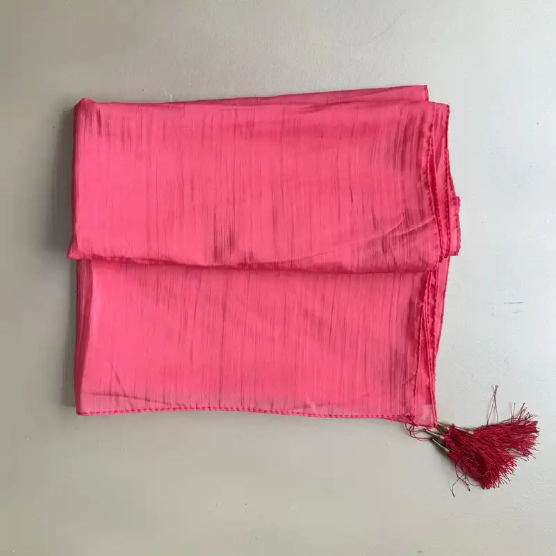 شال زنانه مدل حریر نازک ساده منگوله دار