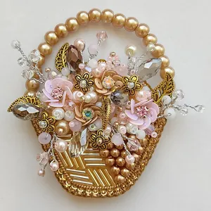 گل سینه زنانه مدل سبد گل