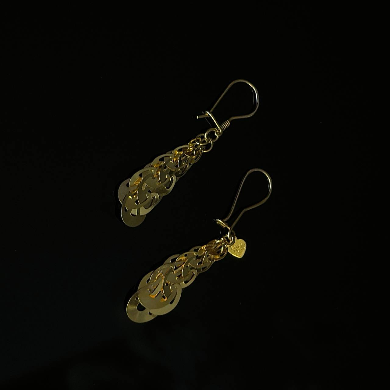 گوشواره طلا 18 عیار زنانه مدل G010 طرح پولکی زنجیری