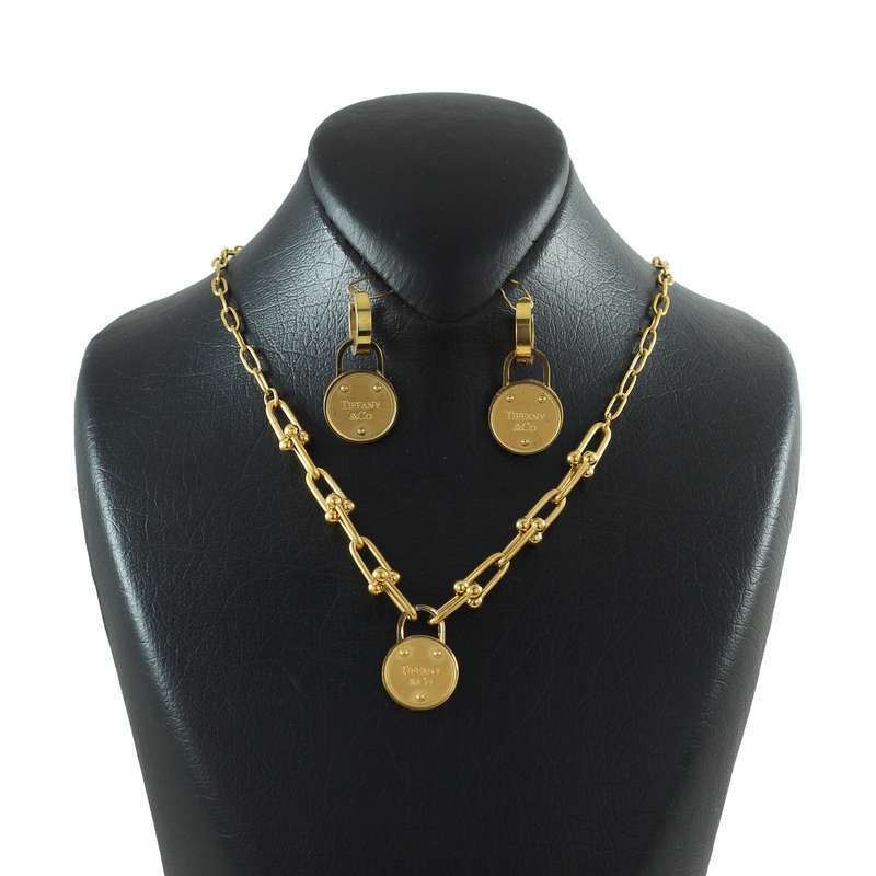 نیم ست زنانه مدل قفل کد H69