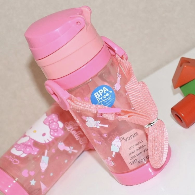 قمقمه کودک مدل ضدچکه طرح هلوکیتی گنجایش 0.5 میلی لیتر